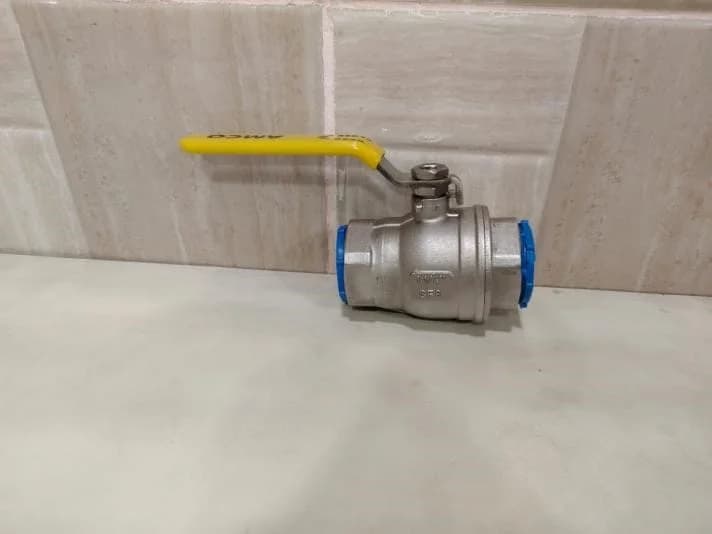 2PC Design Screwed Valve View 2