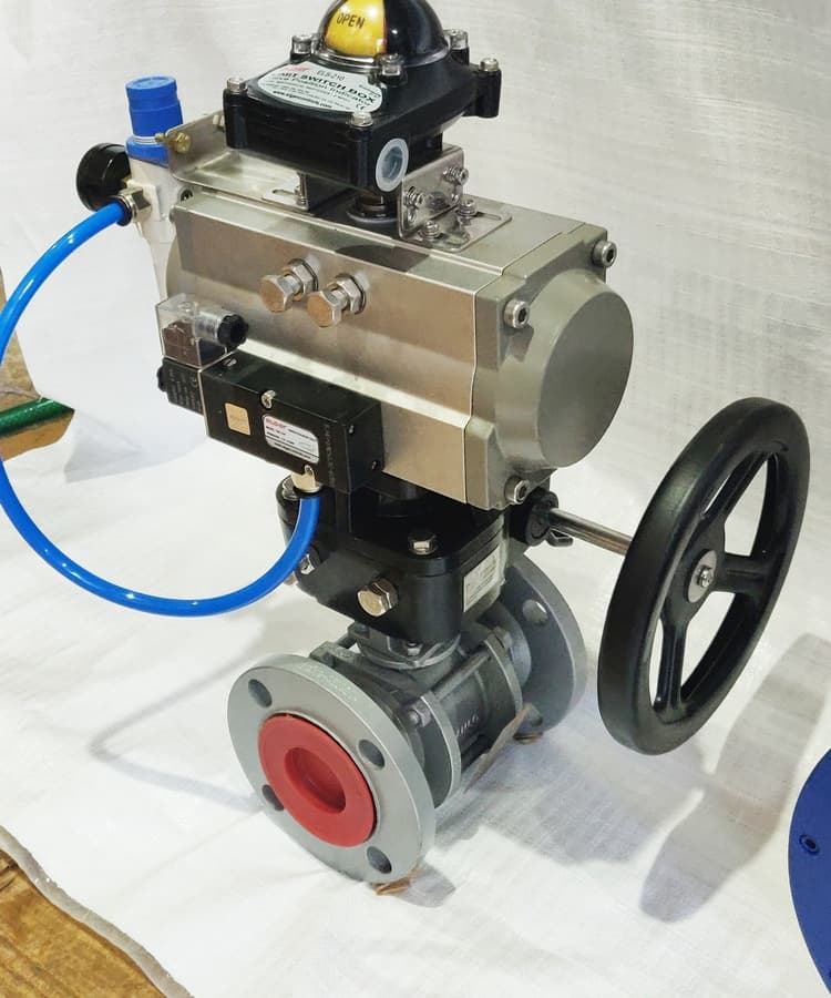 3PC Flanged Ball Valve View 3