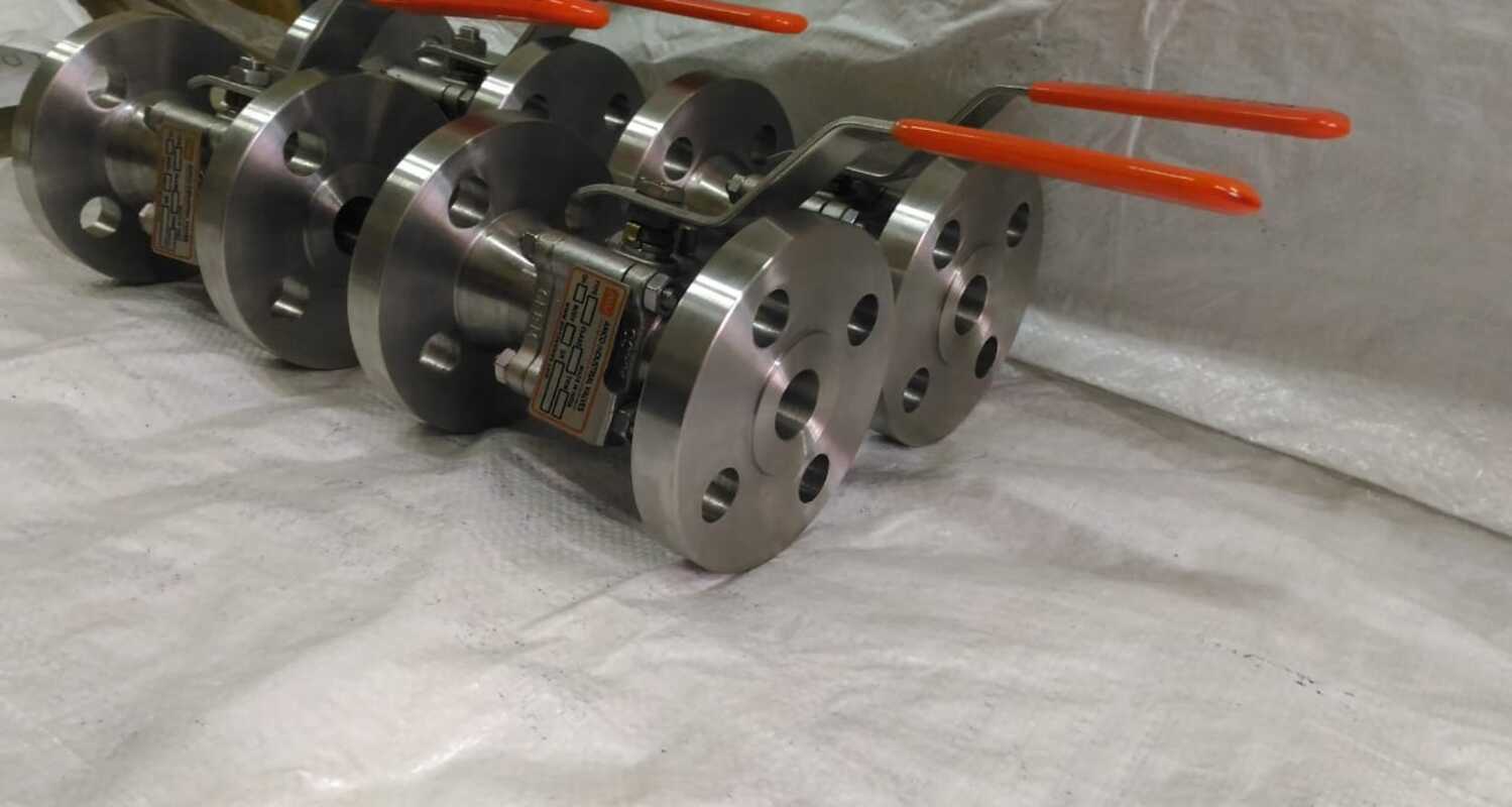 3PC Flanged Ball Valve View 4