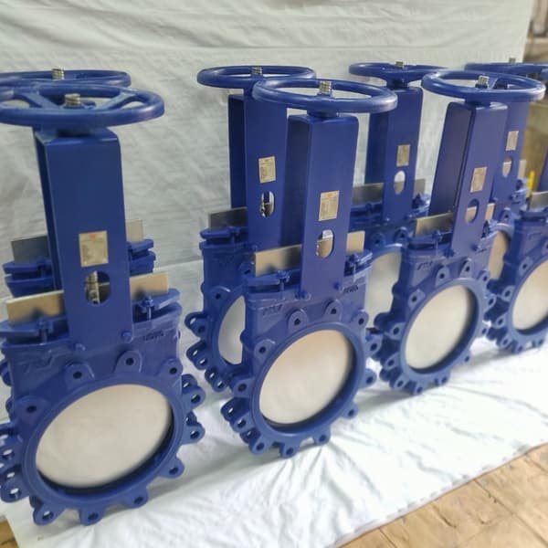 Uni-Directional Wafer Lugged Metal Seat View 3